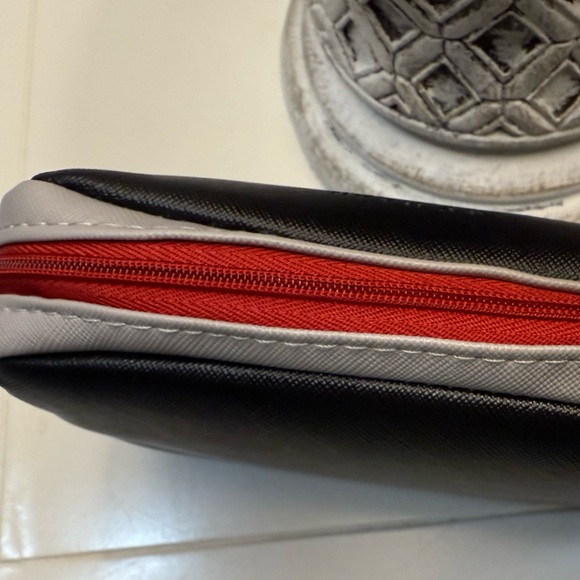 Cole Haan travel set - Picture 7 of 9